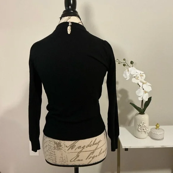 Elegant Black Women's sweater Top - Picture 3 of 9